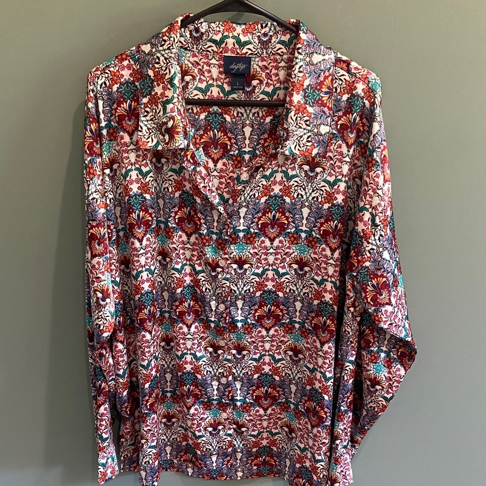 Daytrip Floral Print Button-Up Blouse in Red, Teal, Purple, and White